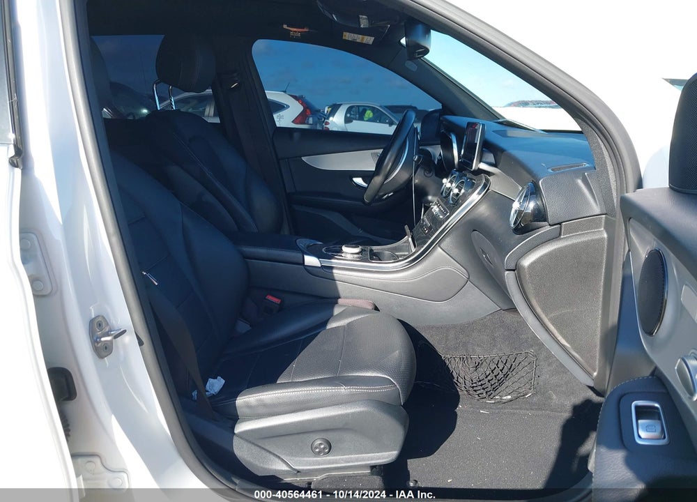 2019 MERCEDES-BENZ GLC 300 VIN: WDC0G4JB1K1002091