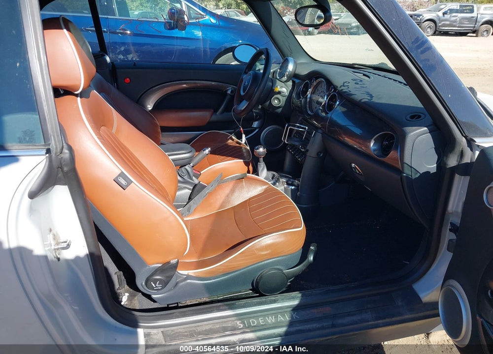 2008 MINI COOPER VIN: WMWRF33518TF67505