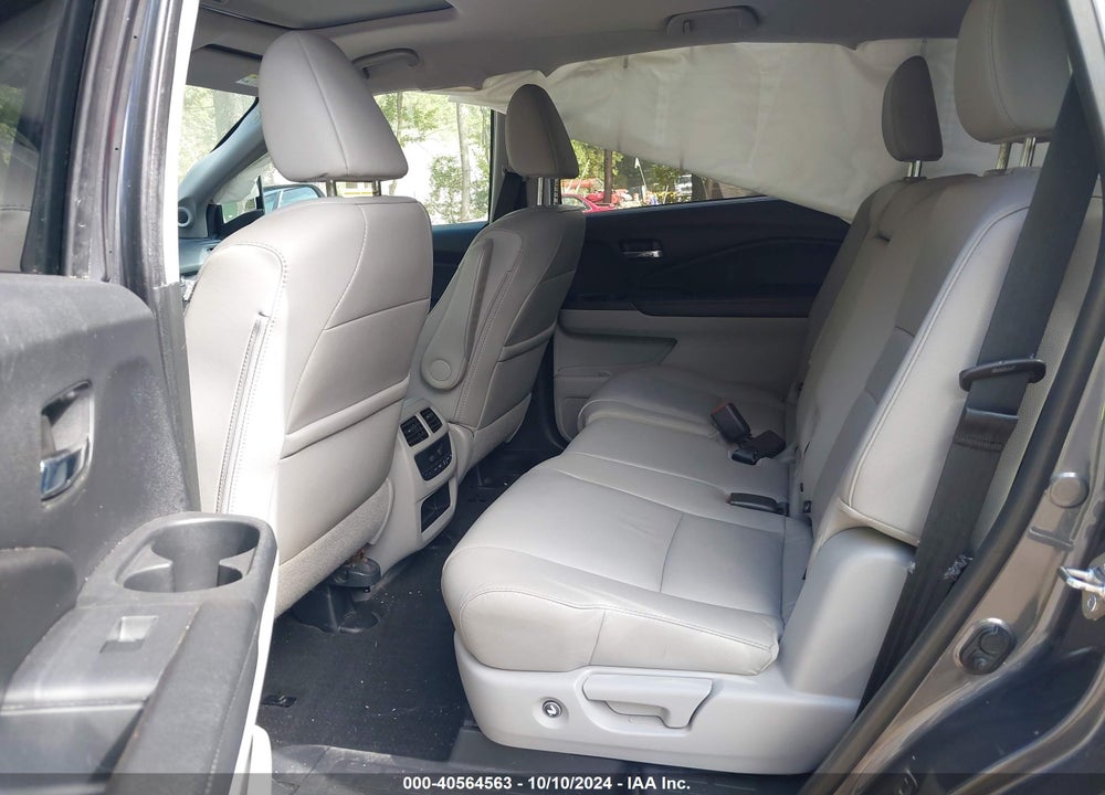 2018 HONDA PILOT EX-L VIN: 5FNYF6H50JB031739