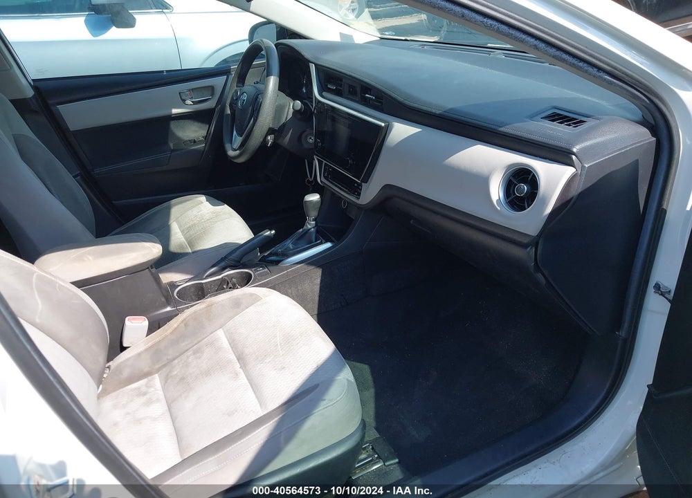 2018 TOYOTA COROLLA LE VIN: 5YFBURHE8JP805835