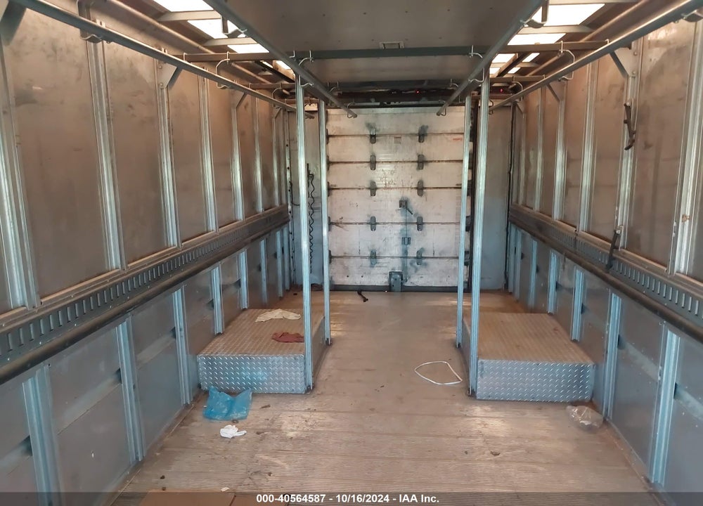 2010 FREIGHTLINER CHASSIS M LINE WALK-IN VAN VIN: 4UZAAPDU1ACAS1722