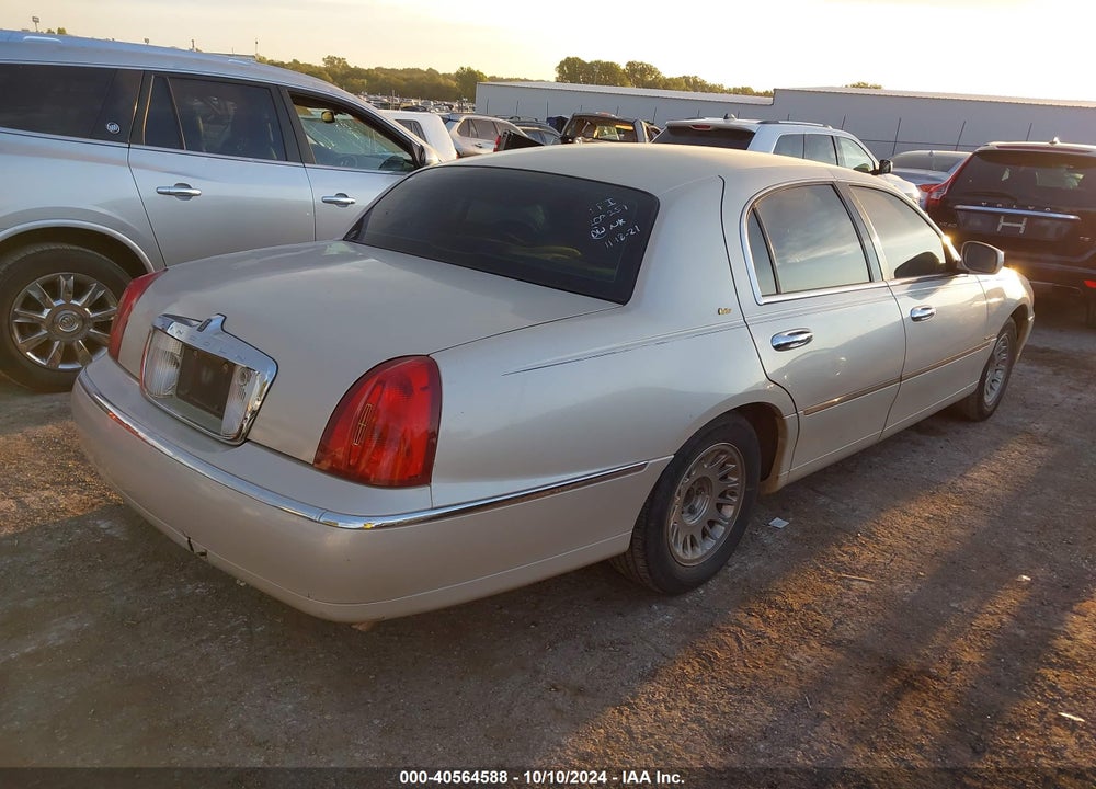 2000 LINCOLN TOWN CAR CARTIER VIN: 1LNHM83W1YY801339