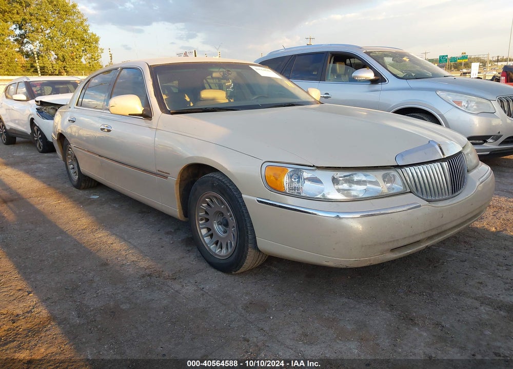 2000 LINCOLN TOWN CAR CARTIER VIN: 1LNHM83W1YY801339