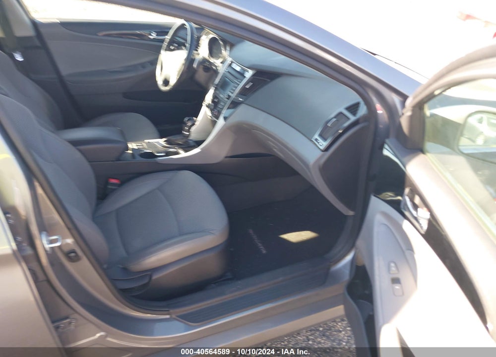 2014 HYUNDAI SONATA SE VIN: 5NPEC4AC9EH840673