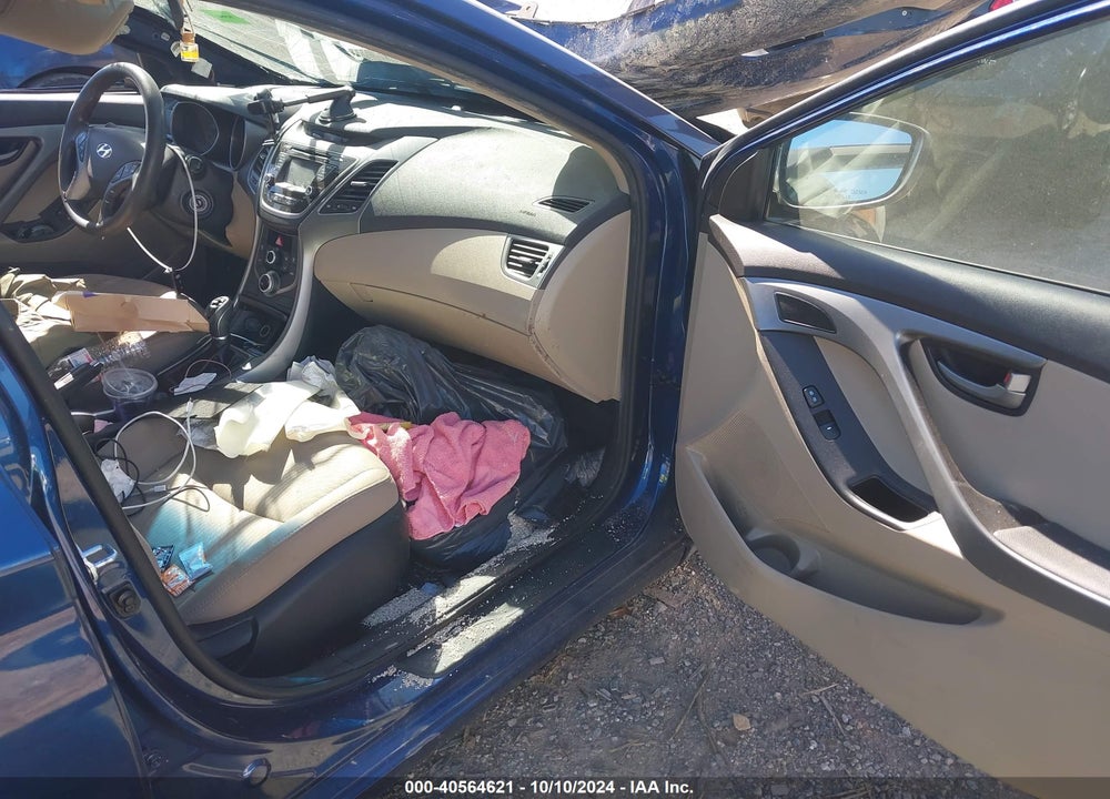2016 HYUNDAI ELANTRA VIN: 5NPDH4AE2GH783217