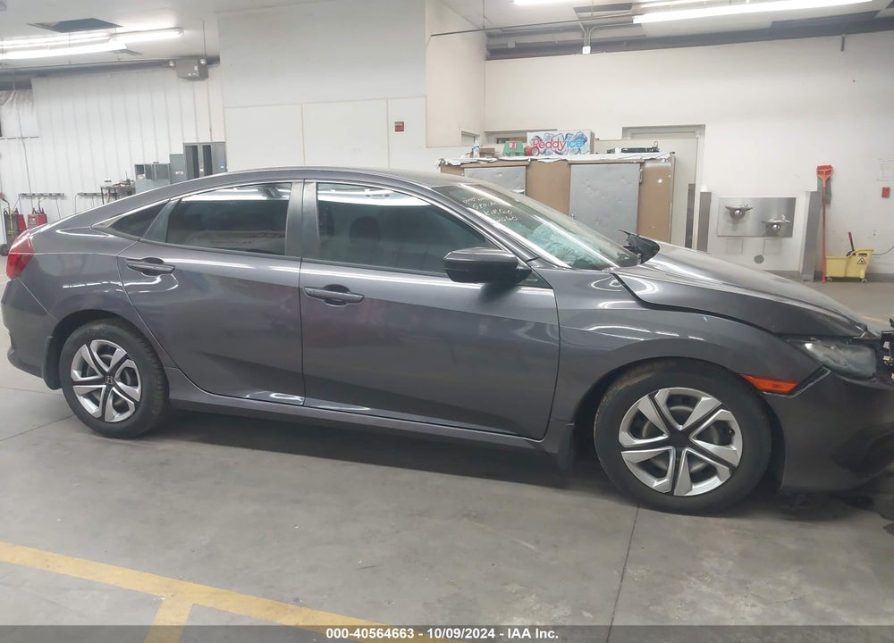 2018 HONDA CIVIC LX VIN: 2HGFC2F58JH502060