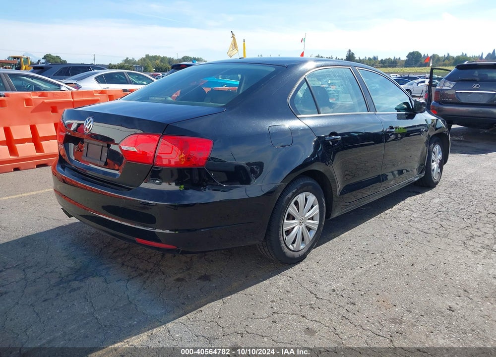 2012 VOLKSWAGEN JETTA 2.0L S VIN: 3VW2K7AJXCM357624