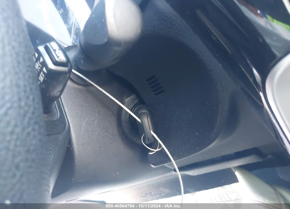 2019 TOYOTA COROLLA LE VIN: 2T1BURHE1KC215686
