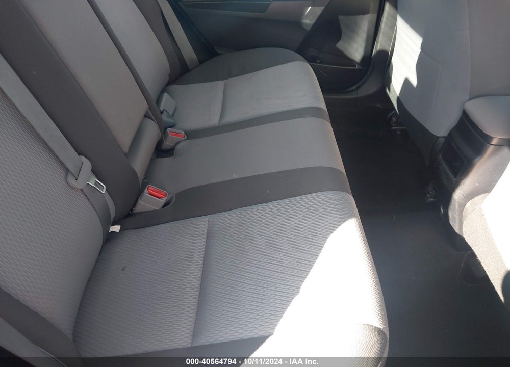 2019 TOYOTA COROLLA LE VIN: 2T1BURHE1KC215686