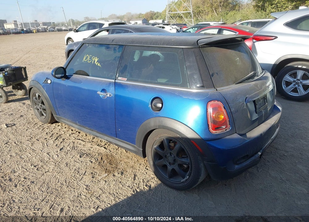 2008 MINI COOPER S VIN: WMWMF73568TT89122