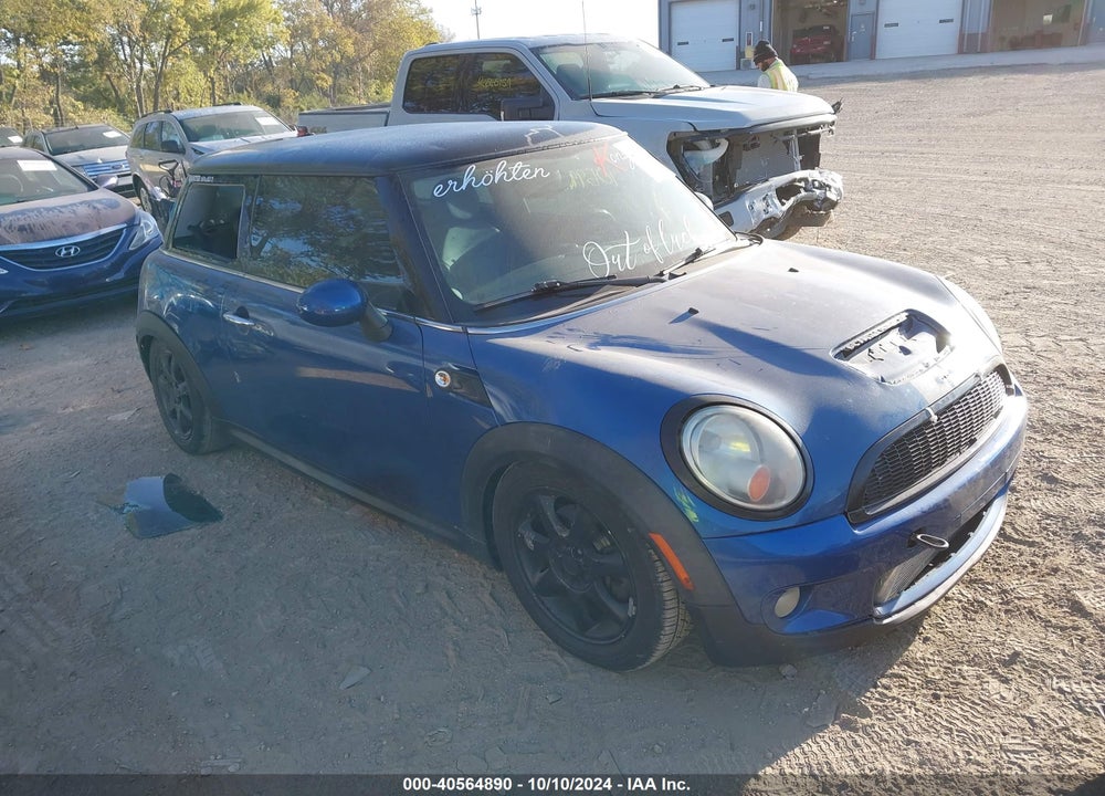 2008 MINI COOPER S VIN: WMWMF73568TT89122