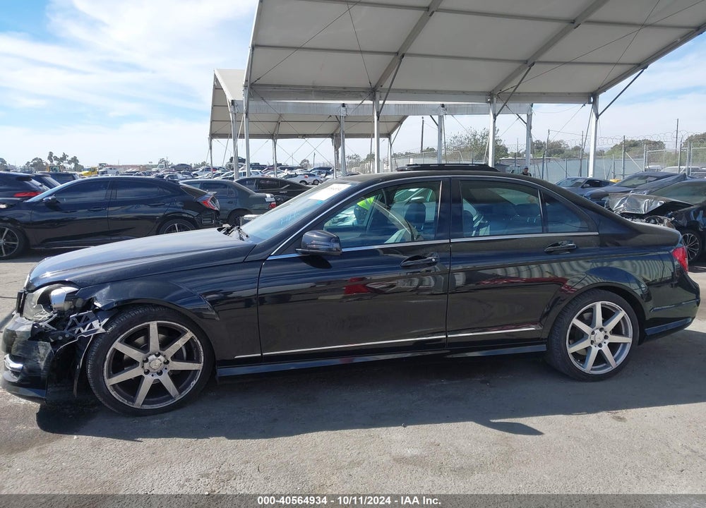 2013 MERCEDES-BENZ C 250 LUXURY/SPORT VIN: WDDGF4HB0DA755620
