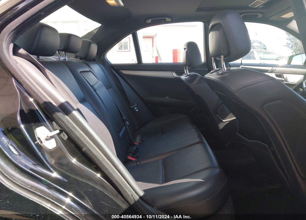 2013 MERCEDES-BENZ C 250 LUXURY/SPORT VIN: WDDGF4HB0DA755620