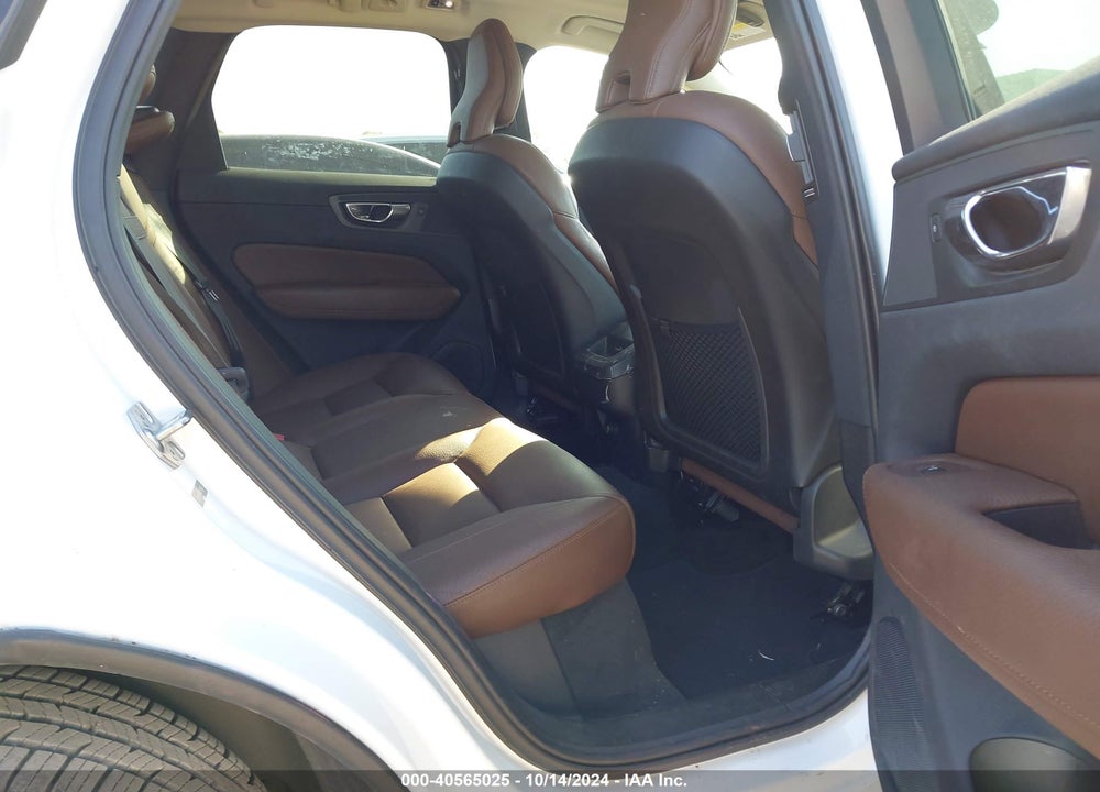 2019 VOLVO XC60 T5 MOMENTUM VIN: LYV102RK3KB315966