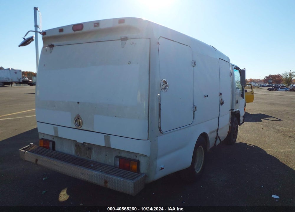2003 ISUZU NPR VIN: JALC4B14437000494