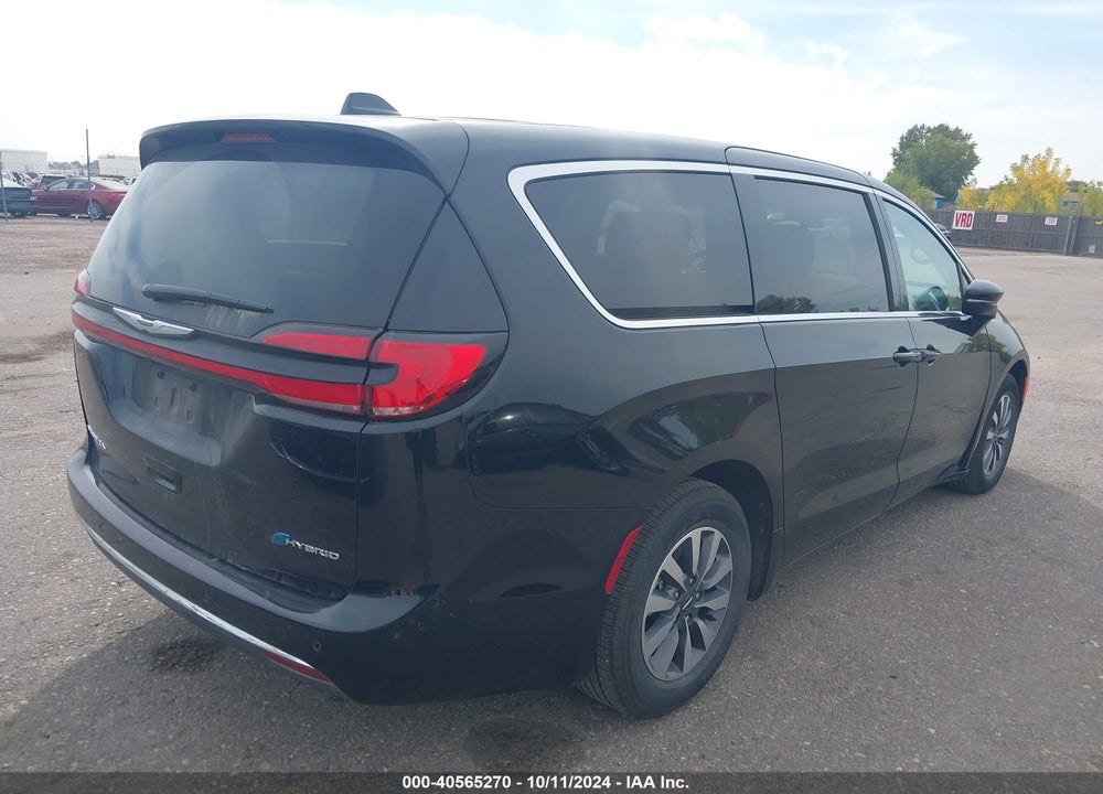 2024 CHRYSLER PACIFICA HYBRID SELECT VIN: 2C4RC1S72RR137636