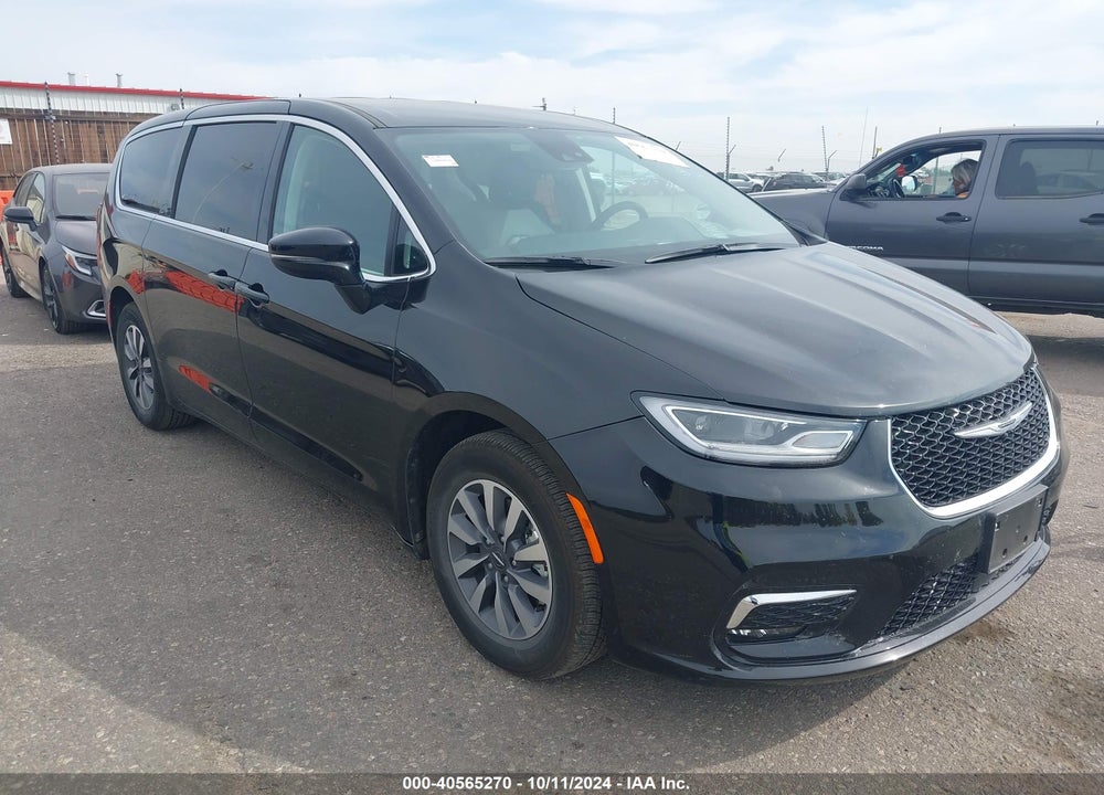 2024 CHRYSLER PACIFICA HYBRID SELECT VIN: 2C4RC1S72RR137636