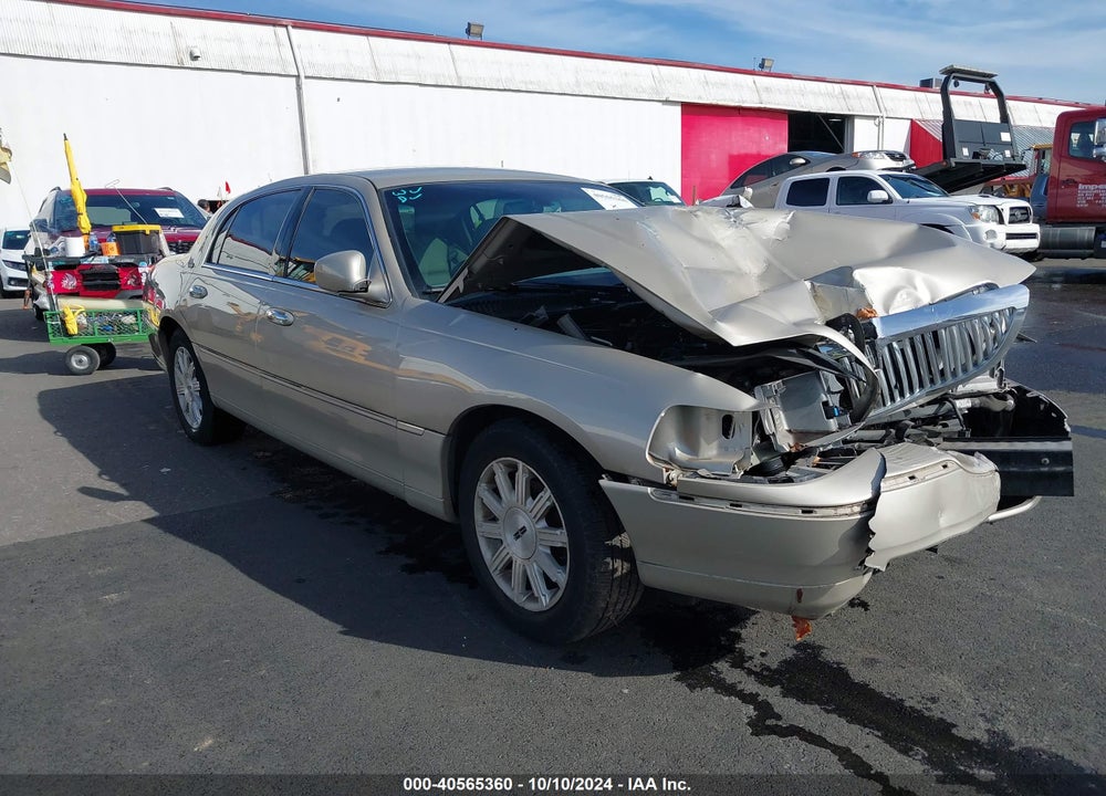 2009 LINCOLN TOWN CAR SIGNATURE LIMITED VIN: 2LNHM82V39X635688