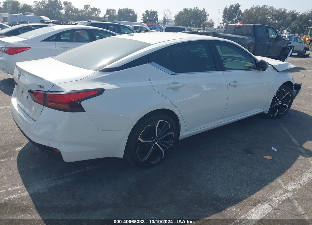 2024 NISSAN ALTIMA SR FWD VIN: 1N4BL4CV1RN306175