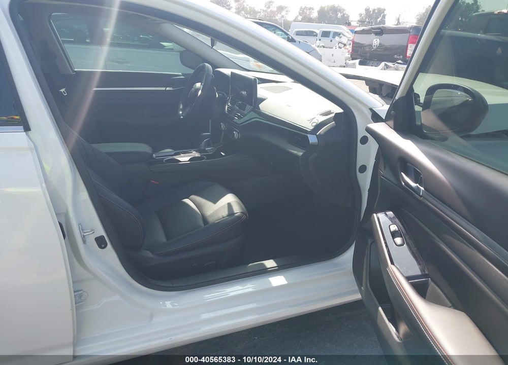 2024 NISSAN ALTIMA SR FWD VIN: 1N4BL4CV1RN306175