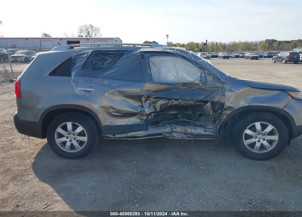 2012 KIA SORENTO LX VIN: 5XYKT3A65CG265418