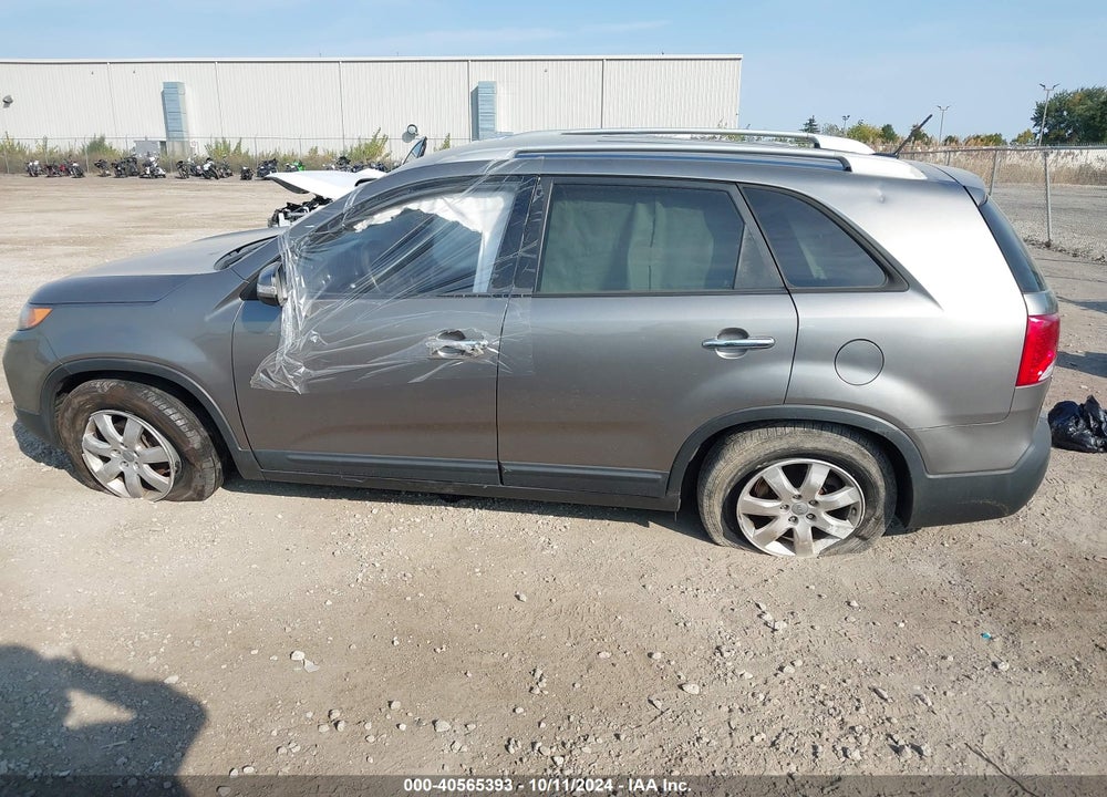 2012 KIA SORENTO LX VIN: 5XYKT3A65CG265418