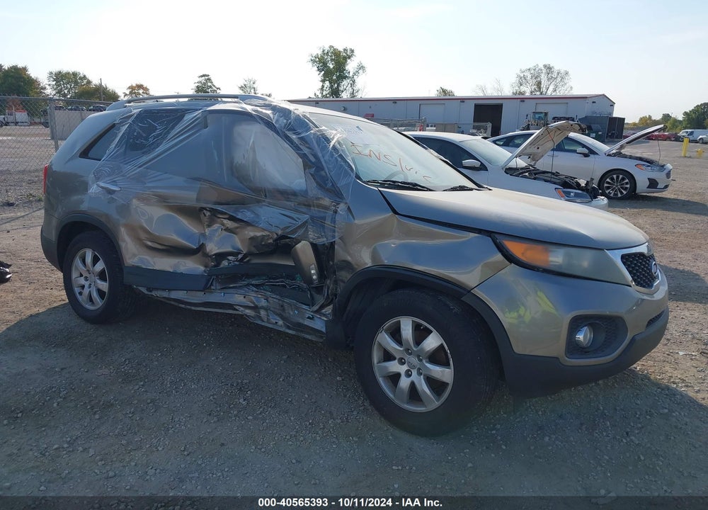 2012 KIA SORENTO LX VIN: 5XYKT3A65CG265418