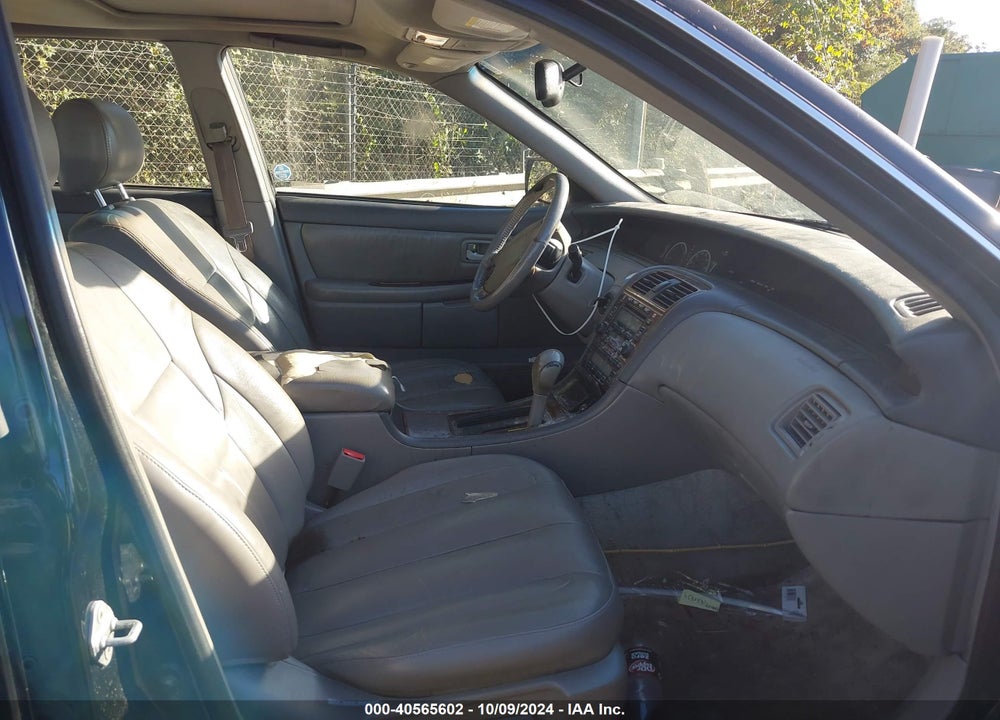 2001 TOYOTA AVALON XLS VIN: 4T1BF28B01U122775