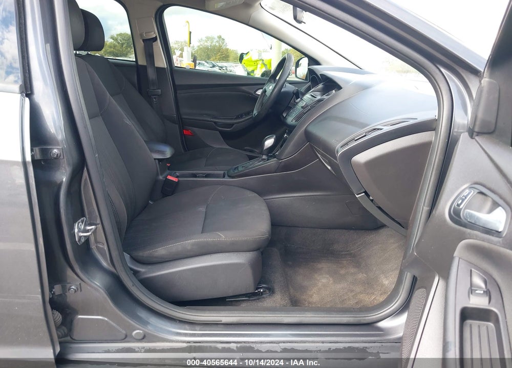 2017 FORD FOCUS SE VIN: 1FADP3F28HL345364
