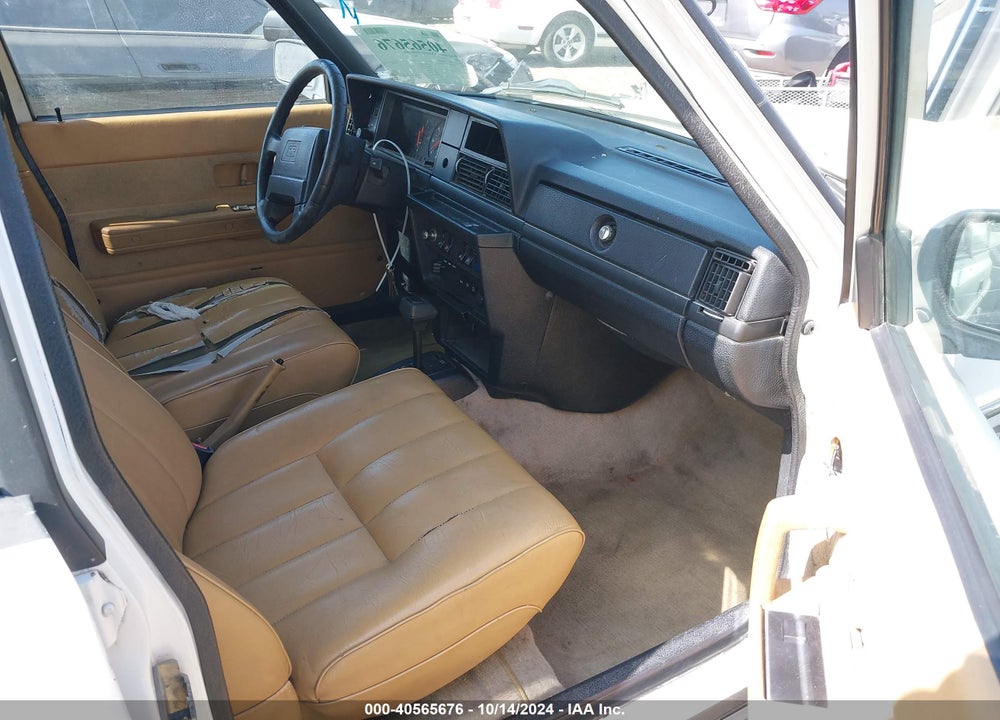 1993 VOLVO 240 VIN: YV1AW880XP1941668