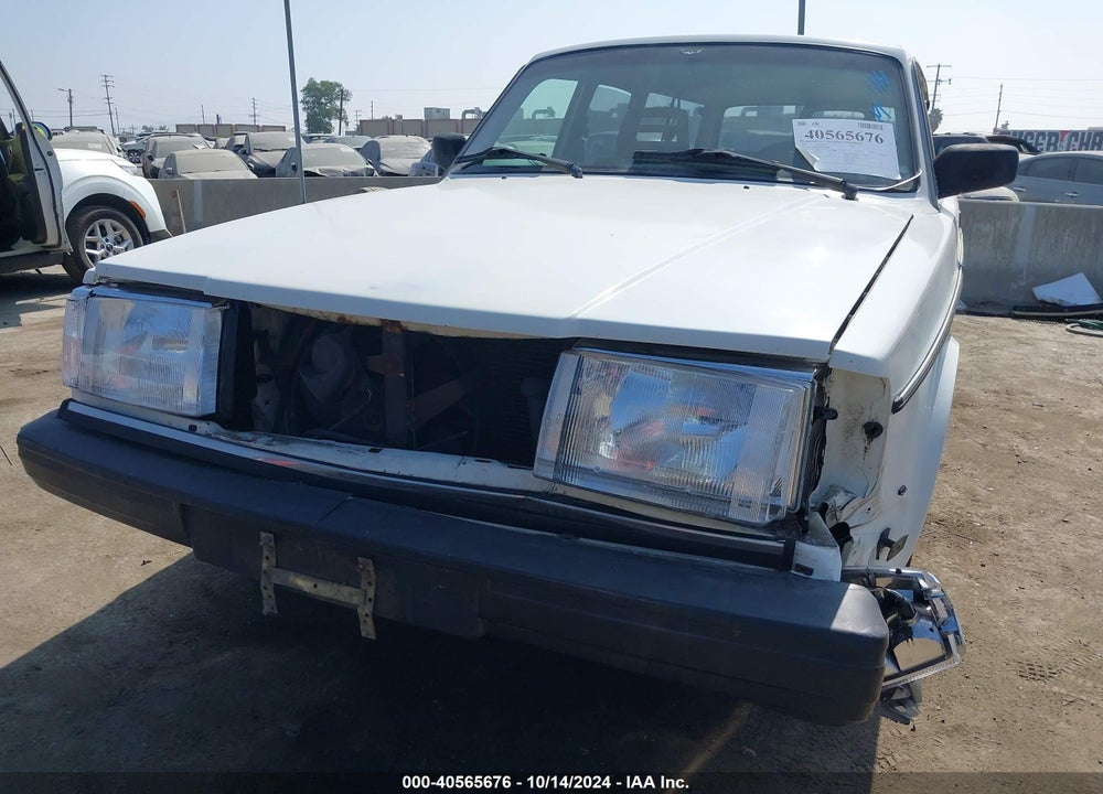 1993 VOLVO 240 VIN: YV1AW880XP1941668