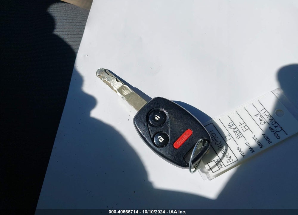 2012 HONDA FIT VIN: JHMGE8H38CC022892