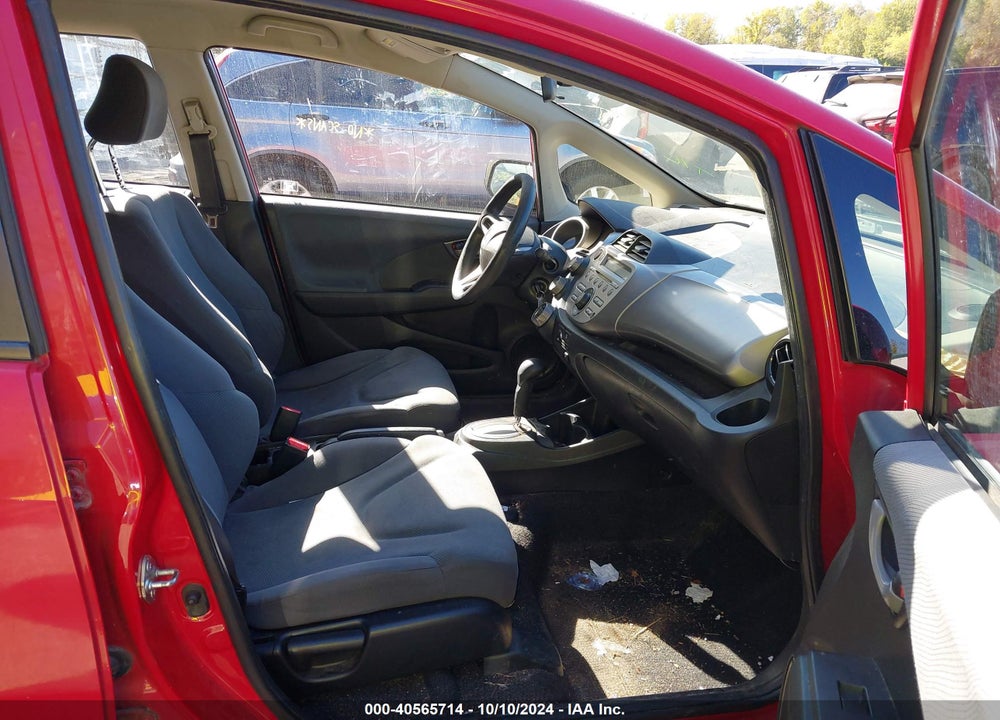 2012 HONDA FIT VIN: JHMGE8H38CC022892
