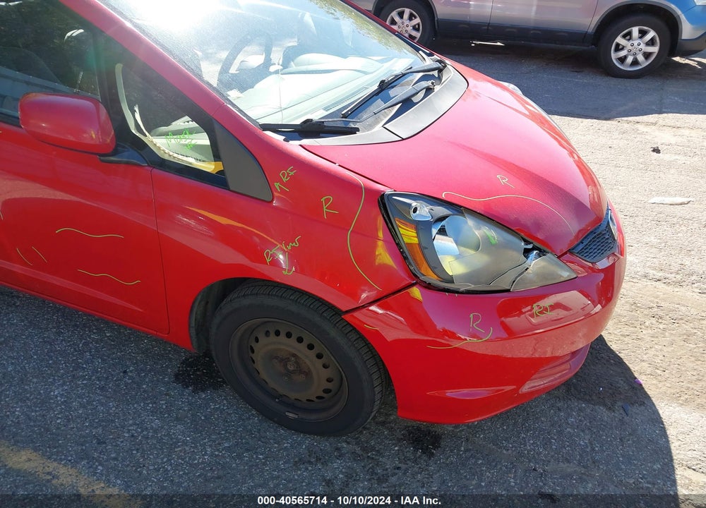2012 HONDA FIT VIN: JHMGE8H38CC022892