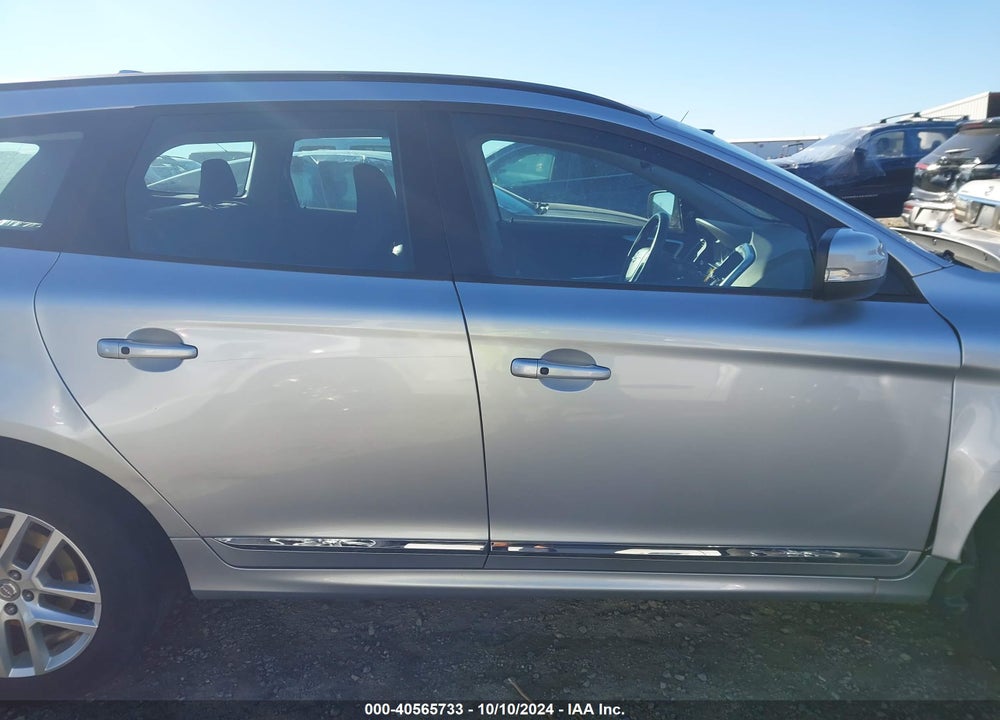 2017 VOLVO XC60 T5 VIN: YV440MDJ3H2077163