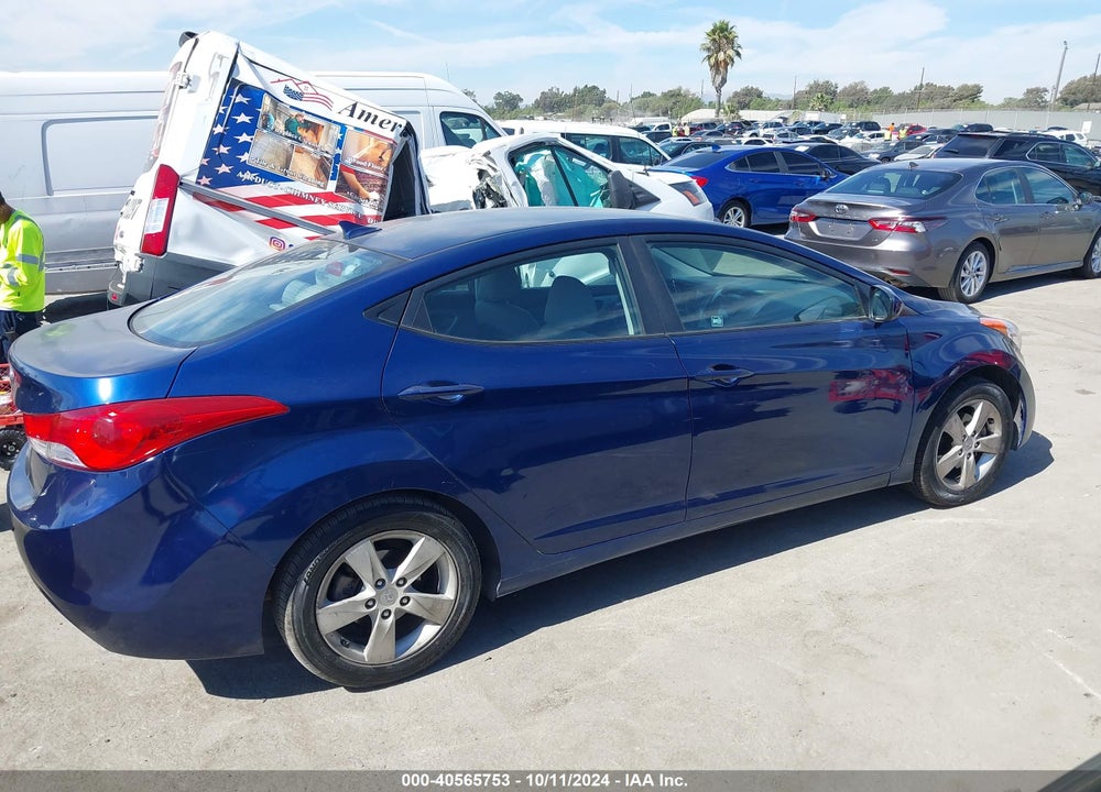 2013 HYUNDAI ELANTRA GLS VIN: KMHDH4AE2DU733284