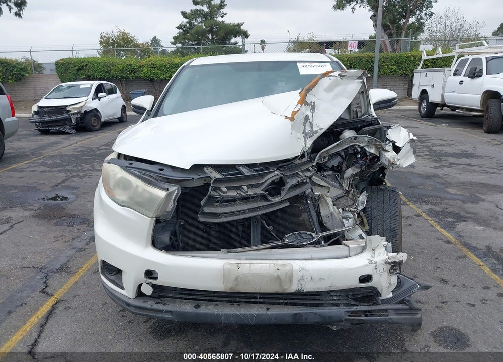 2015 TOYOTA HIGHLANDER LE V6 VIN: 5TDZKRFH5FS112799