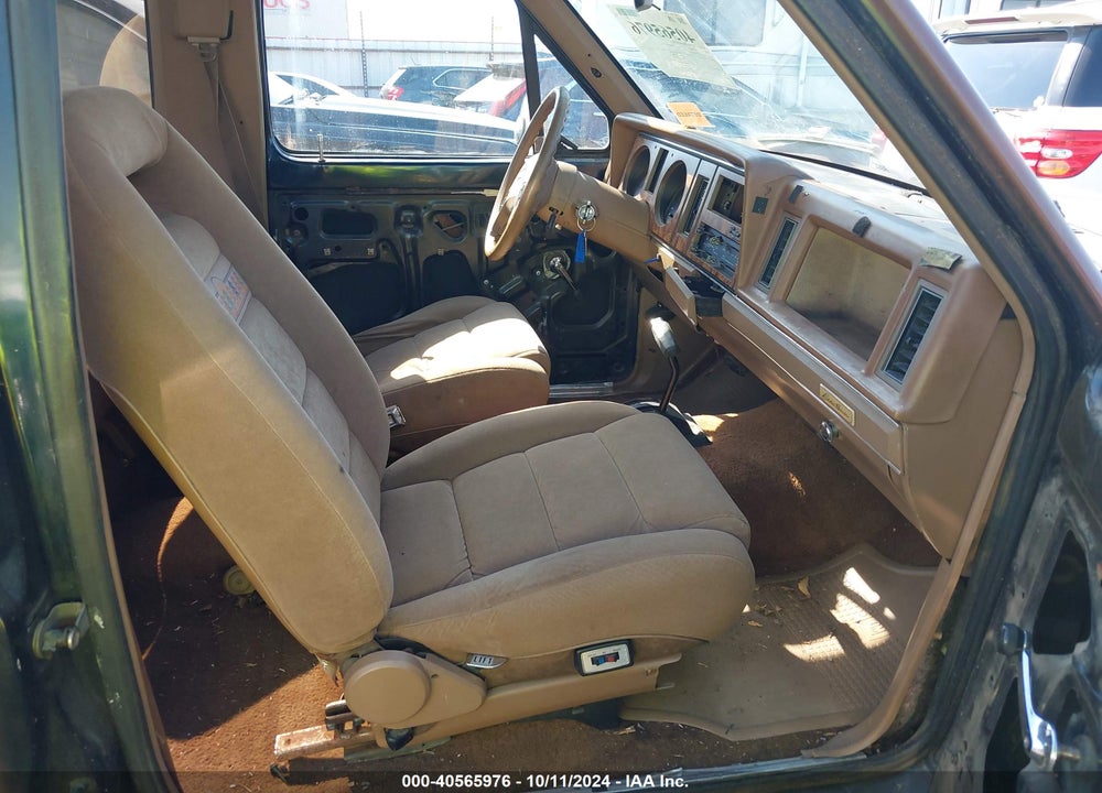 1987 FORD BRONCO II VIN: 1FMCU12TXHUB26705