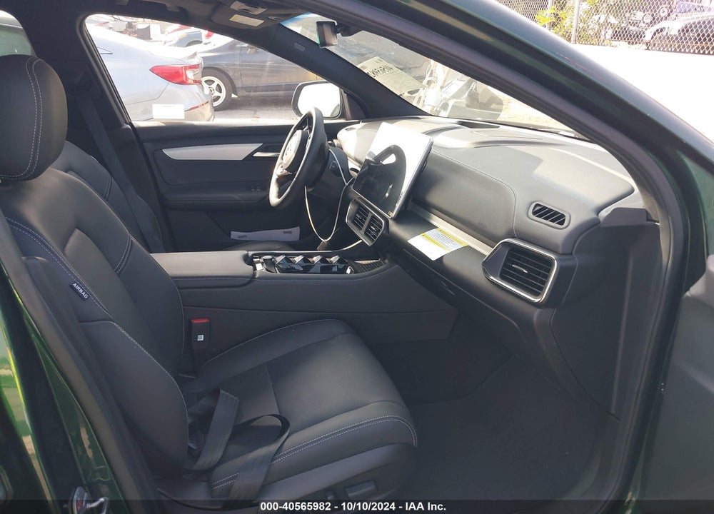 2023 VINFAST VF 8 PLUS VIN: RLLV1AFAXPH001800