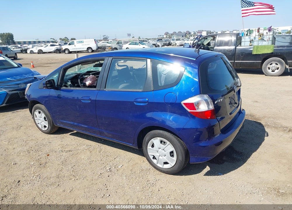 2013 HONDA FIT VIN: JHMGE8H36DC007843