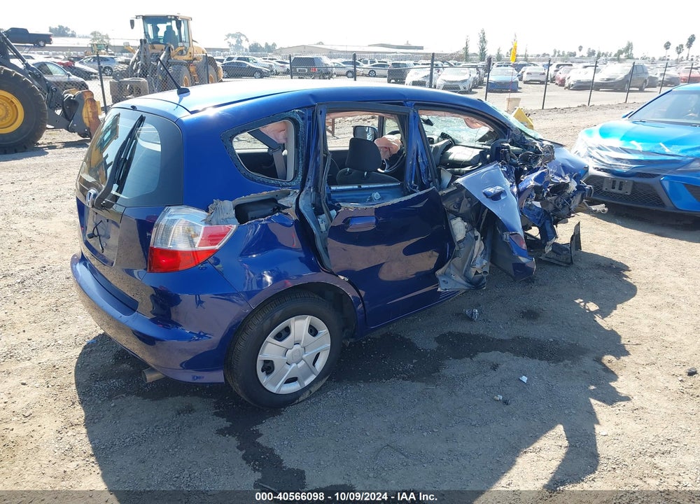 2013 HONDA FIT VIN: JHMGE8H36DC007843