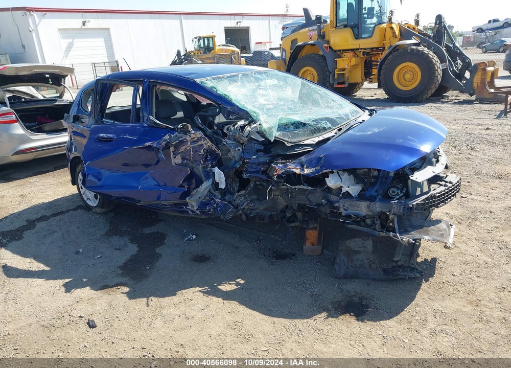 2013 HONDA FIT VIN: JHMGE8H36DC007843