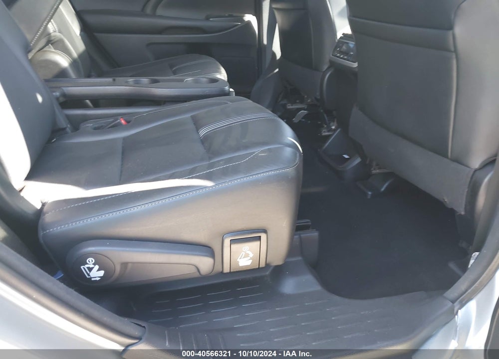 2017 TOYOTA HIGHLANDER SE VIN: 5TDJZRFH8HS453660