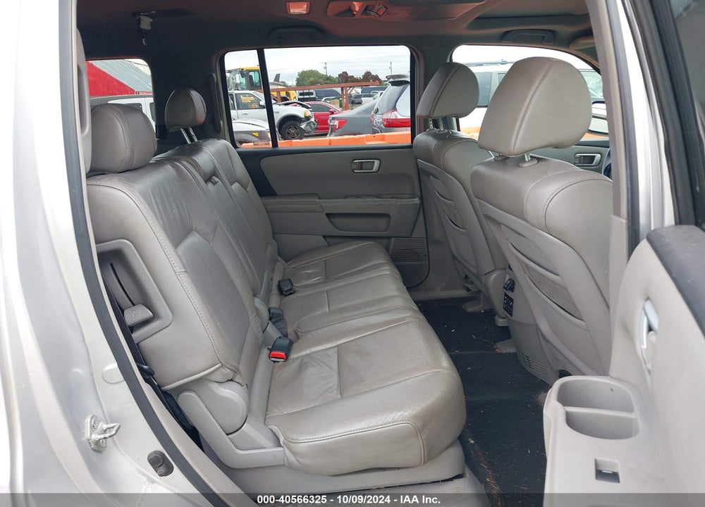 2009 HONDA PILOT EX-L VIN: 5FNYF48619B055878