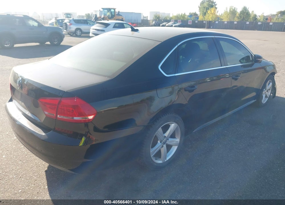 2012 VOLKSWAGEN PASSAT 2.5L SE VIN: 1VWBP7A3XCC082504