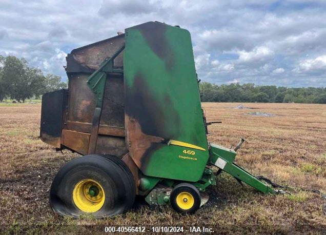 2016 JOHN DEERE 469S SILAGE ROUND BALER VIN: 1E00469CGG423388