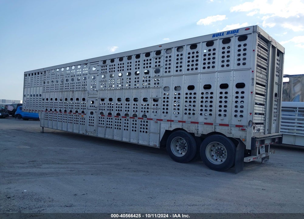 2010 M H EBY TRAILERS LIVESTOCK VIN: 4A2LD512XA3002774
