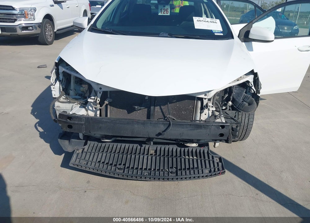2018 TOYOTA COROLLA LE VIN: 2T1BURHE5JC070778
