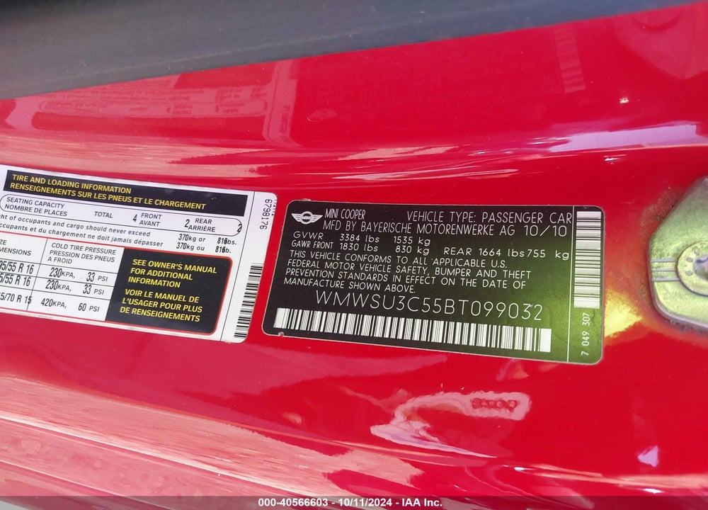 2011 MINI COOPER VIN: WMWSU3C55BT099032
