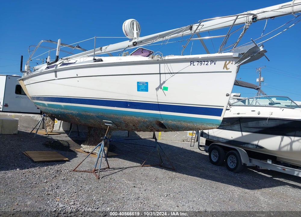 2004 HUNTER 31FT SAILBOAT VIN: HUN33160C404